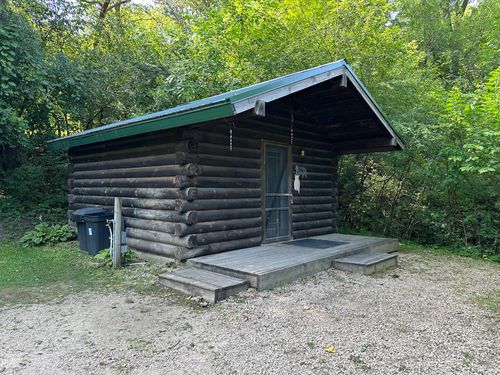 Cabin at Camp Everday. Log Cabin with a bathroom