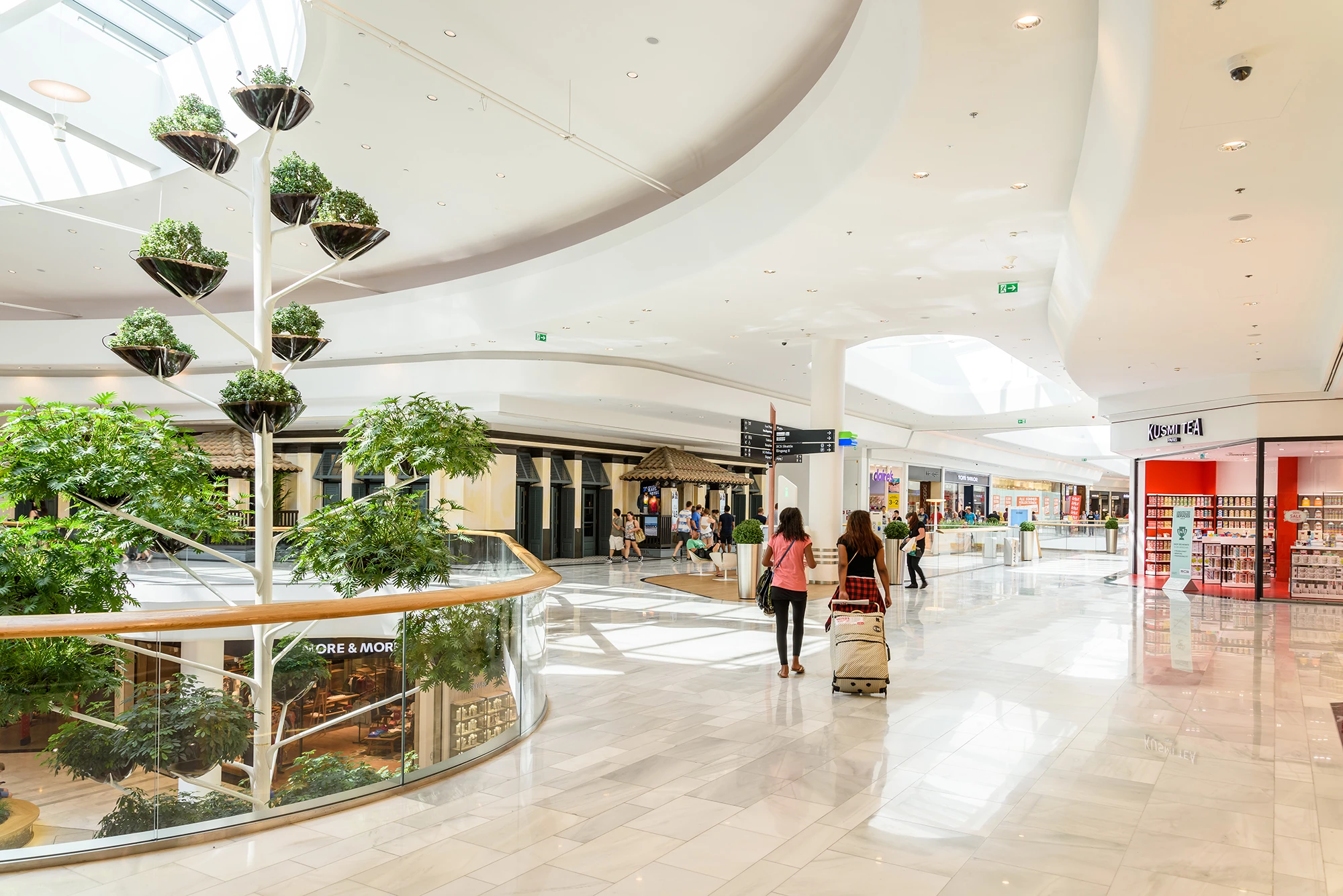 Bright and spacious shopping center