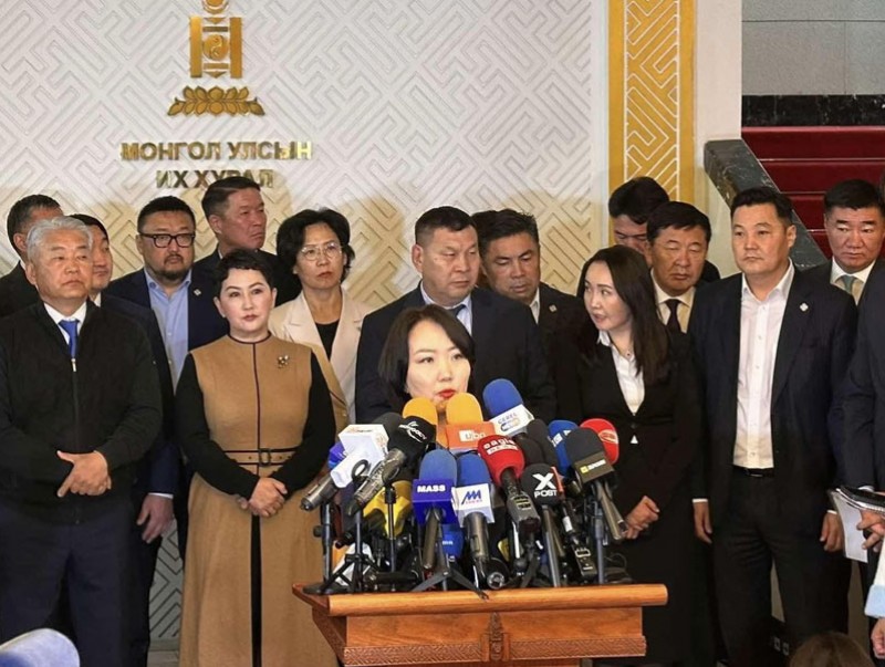 Ж.Энхбаяр: Д.Амарбаясгаланг нэрээ цэвэрлэтэл УИХ-ын даргын албан тушаалаа хаших эрхгүй гэж үзэж байна
