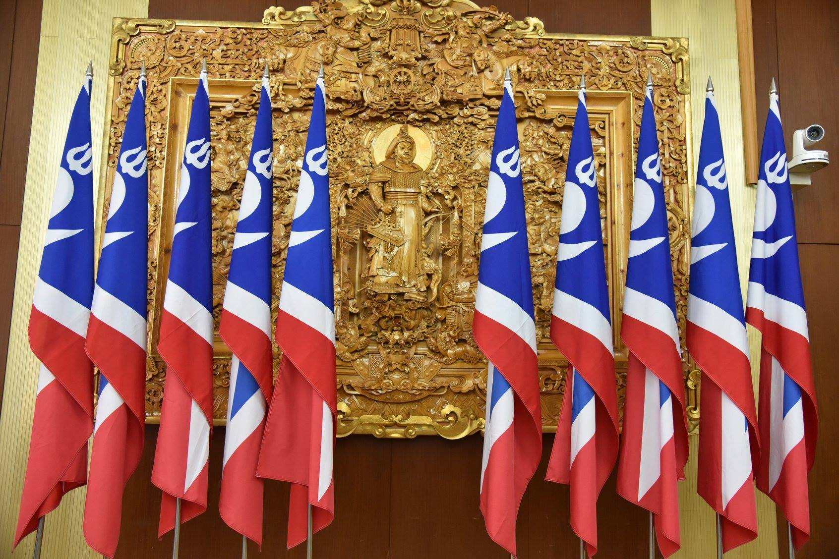 АТГ-аас АН-ын гишүүд рүү утасдаж, О.Цогтгэрэл тусгай зөвшөөрлүүдээрээ барьцаалагджээ