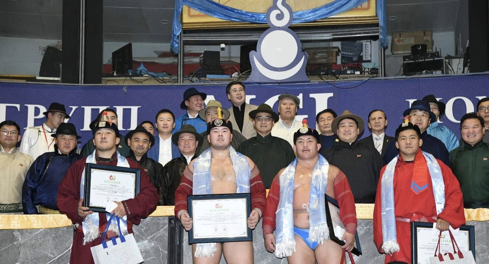 Хан-уул дүүргийн 60 жилийн ойд зориулсан барилдаанд улсын заан С.Сүхбат түрүүллээ