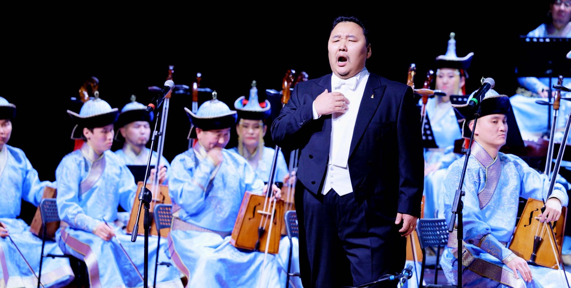 Э.Амартүвшин дахин шилдэг баритон болжээ