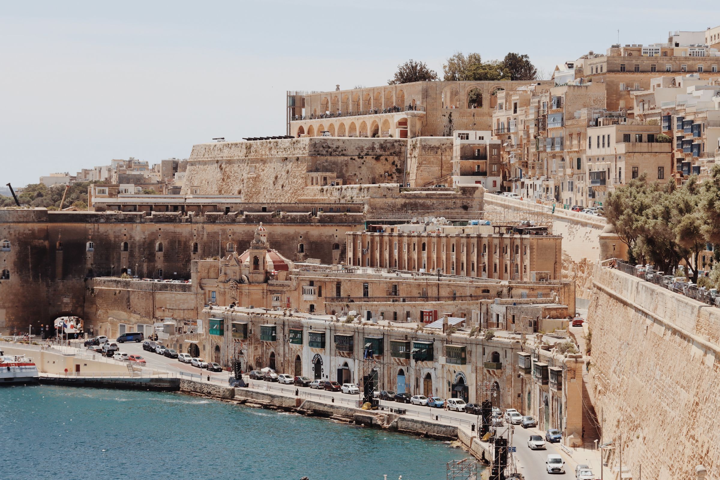 Chi phí định cư Malta cho gia đình 4 người năm 2026 cần bao nhiêu tiền? - hình ảnh 4 Chi phí định cư Malta cho gia đình 4 người năm 2026 cần bao nhiêu tiền? - hình ảnh 4
