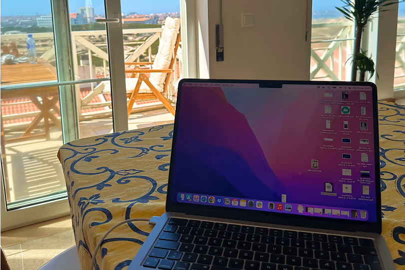 Der arbejdes på livet løs fra Portugal i stedet for hjemmekontoret