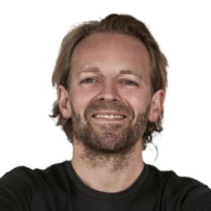 Billede af Rasmus Bak, der deltager i podcasten Drømmevillaen