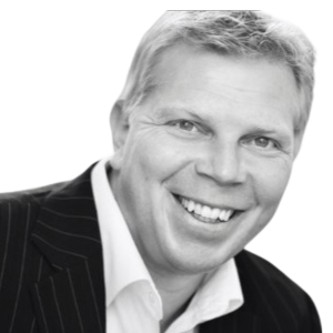 Billede af Michael Sørensen, der deltager i podcasten Drømmevillaen