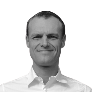 Billede af Mikkel Vile Juul, der deltager i podcasten Drømmevillaen