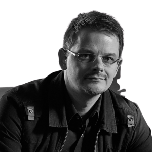 Billede af Lars Skinhøj, der deltager i podcasten Drømmevillaen