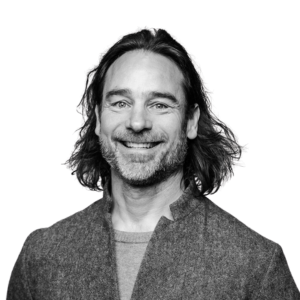 Billede af Torben Søkjær, der deltager i podcasten Drømmevillaen