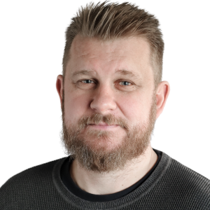 Billede af Mads Røge, der deltager i podcasten Drømmevillaen