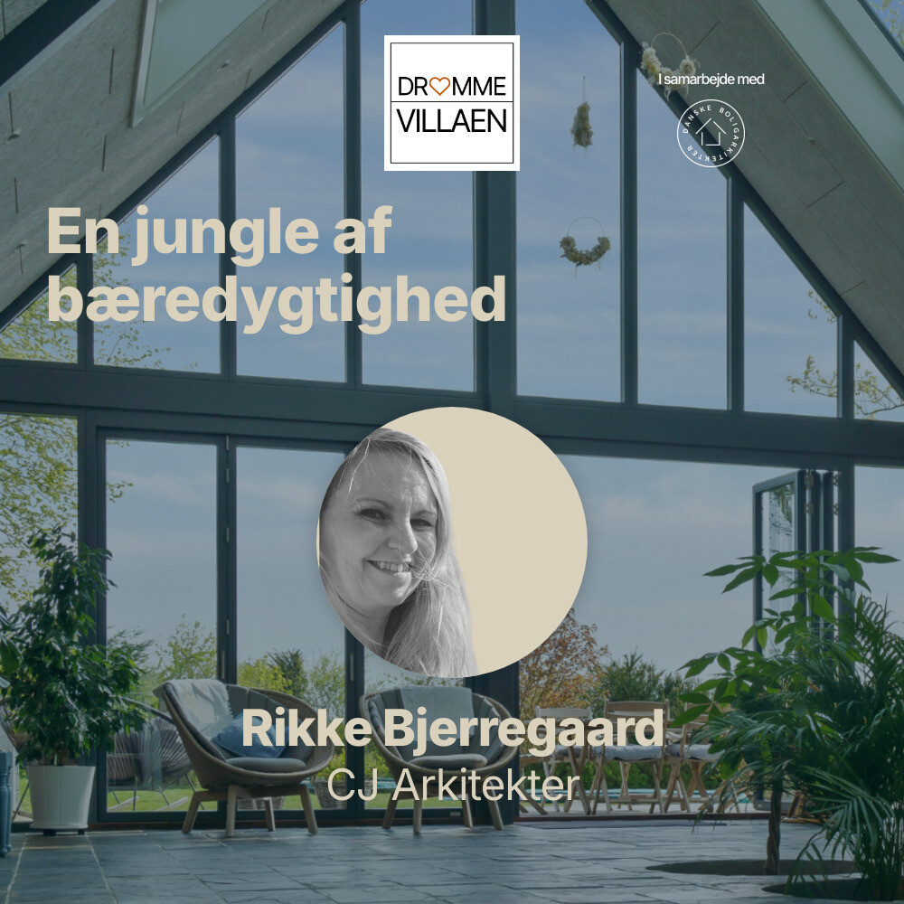 Moderne stue med store vinduer og planter. Podcastgæst Rikke Bjerregaard fra CJ Arkitekter præsenteres.