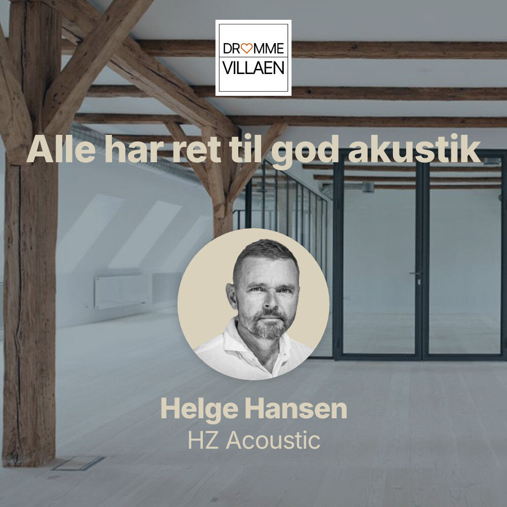 Helge Hansen fra HZ Acoustic taler om akustik i rum med synlige træbjælker og glaspartier.