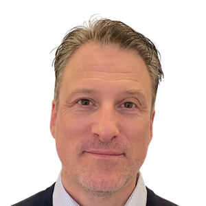 Billede af Henrik Skouby, der deltager i podcasten Drømmevillaen