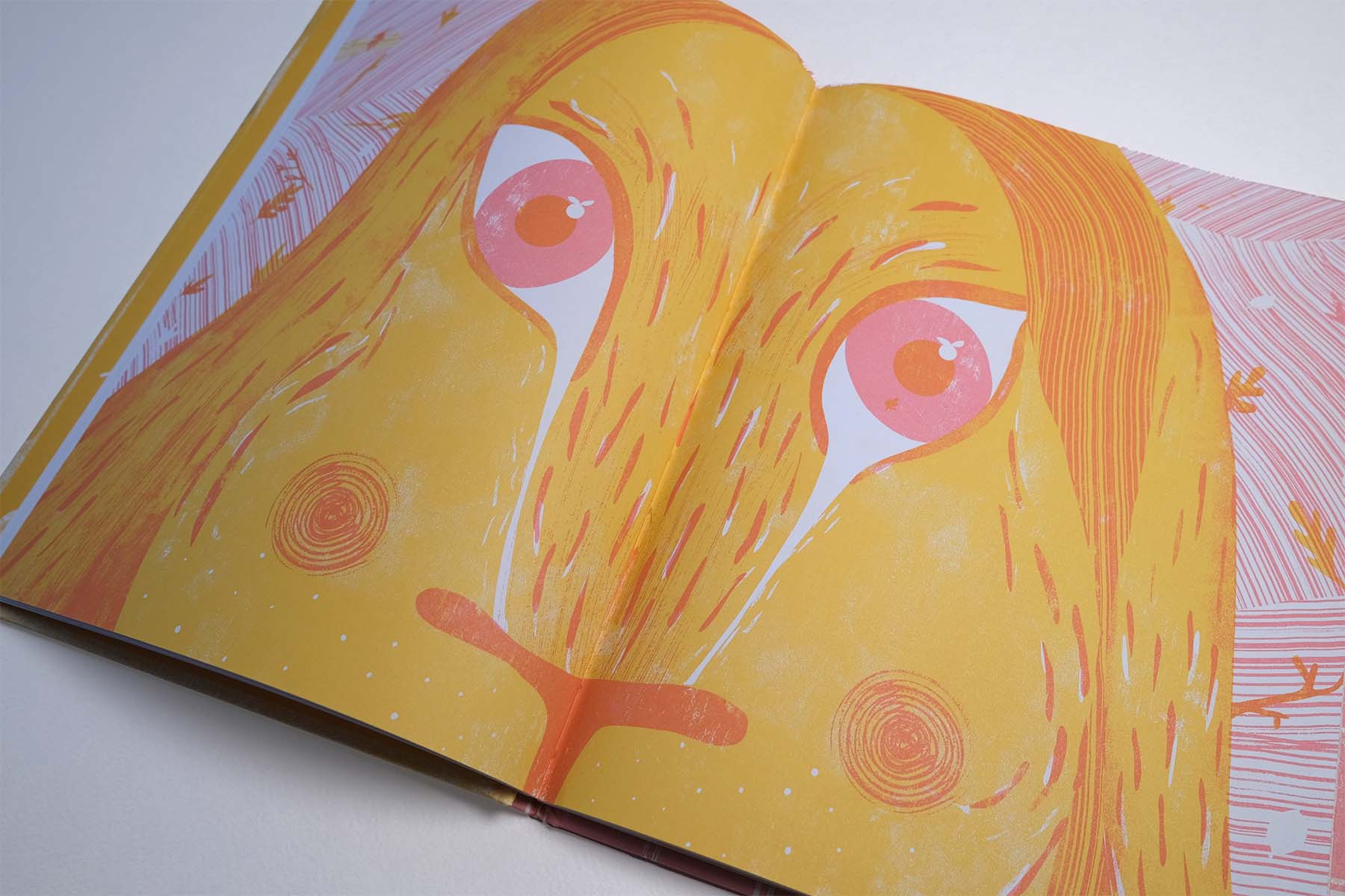 Zoom in of the Kolobok picture book