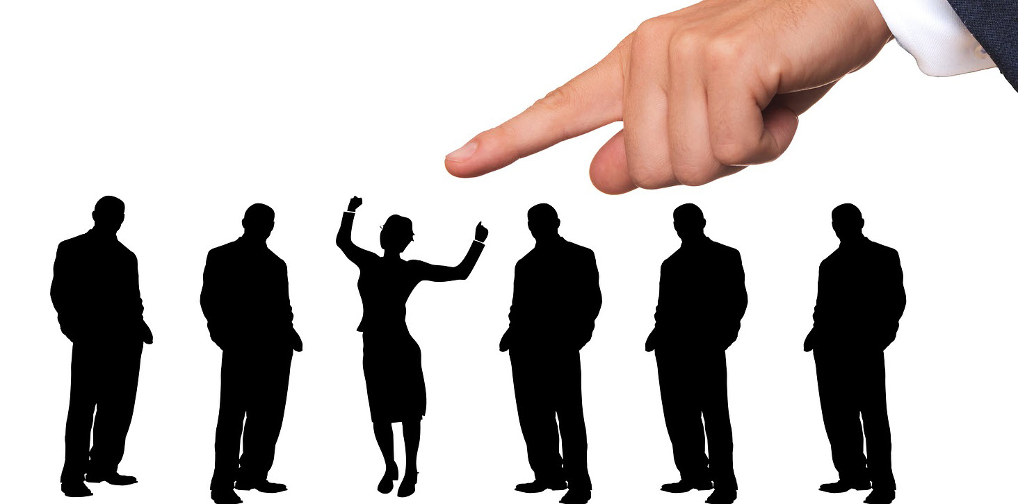 Imagen de portada del artículo sobre outsourcing e insourcing
