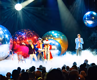 O Christmas Tea: A British Comedy