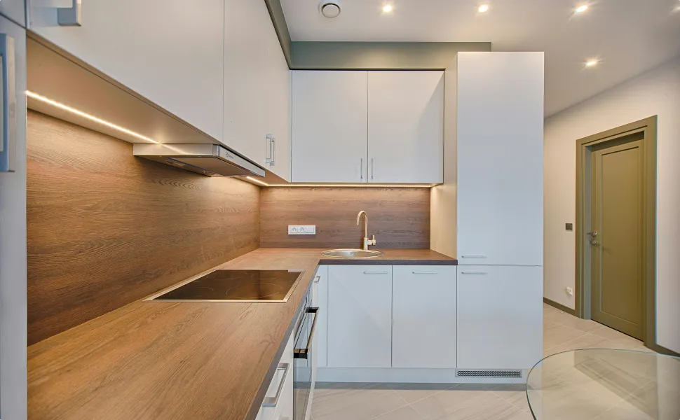Side view of a clean kitchen