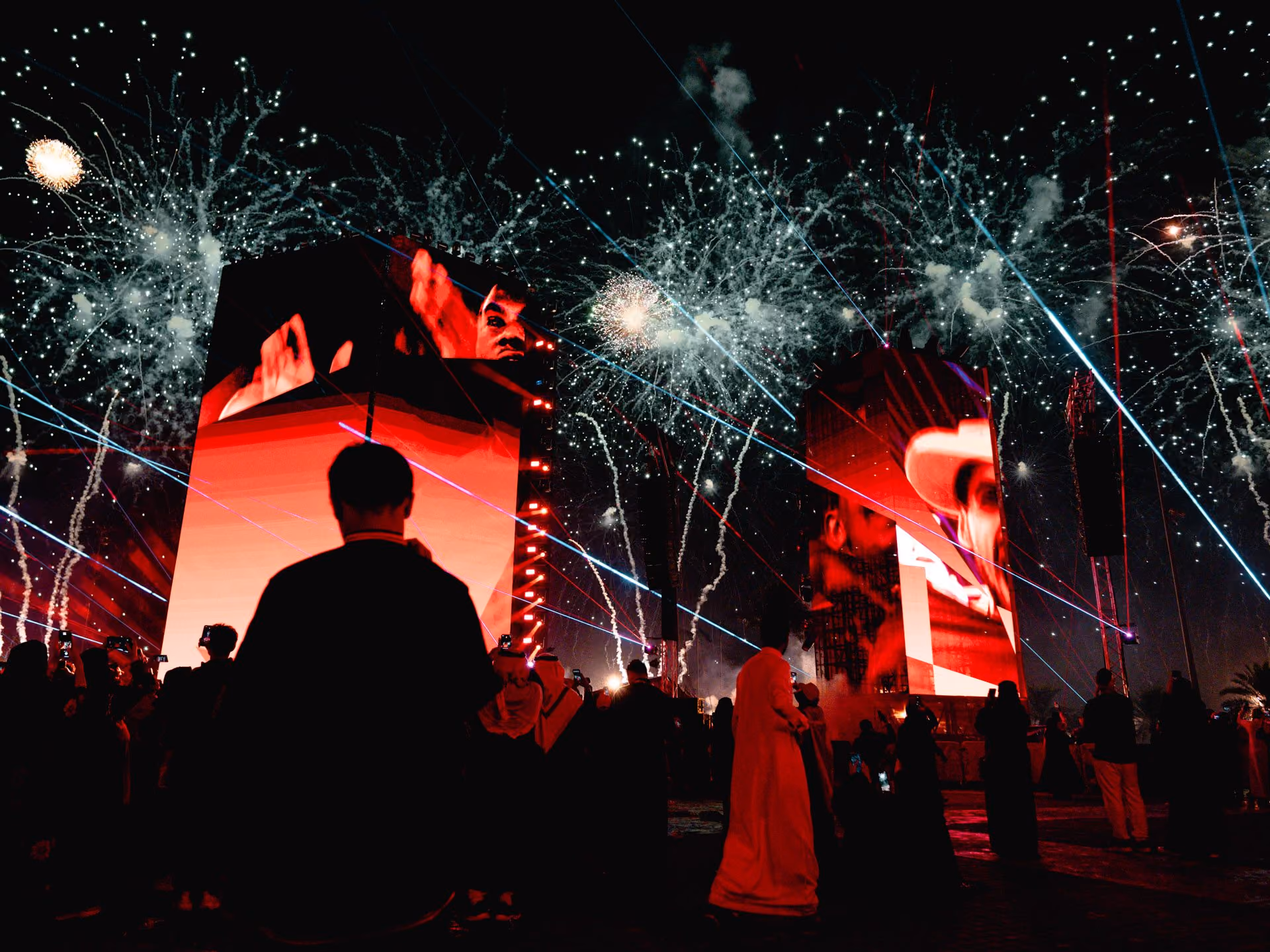 Multimedia show with lasers, fireworks and LED towers