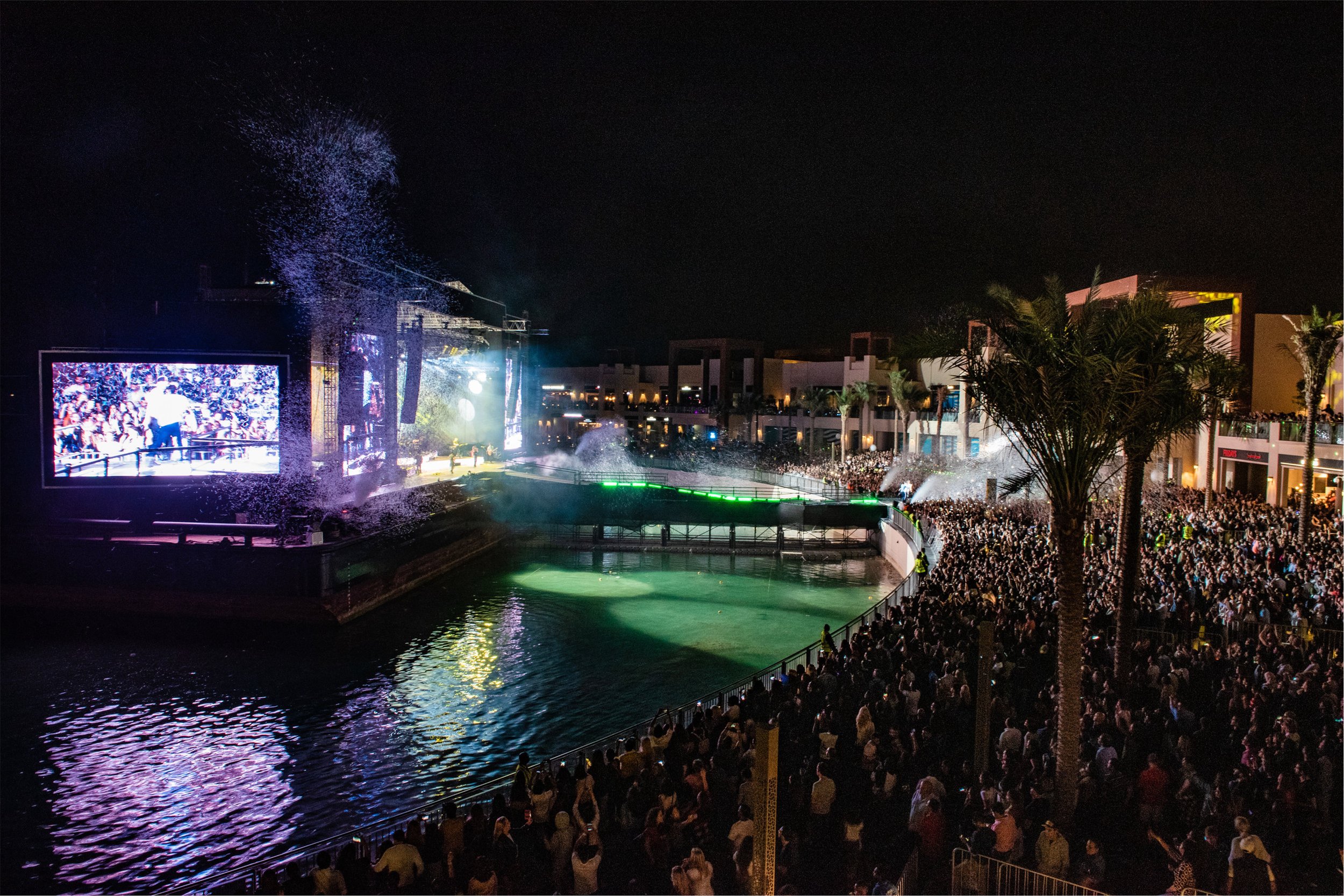 Waterfront stage and crowd at the concert, Enrique Iglesias, Dubai