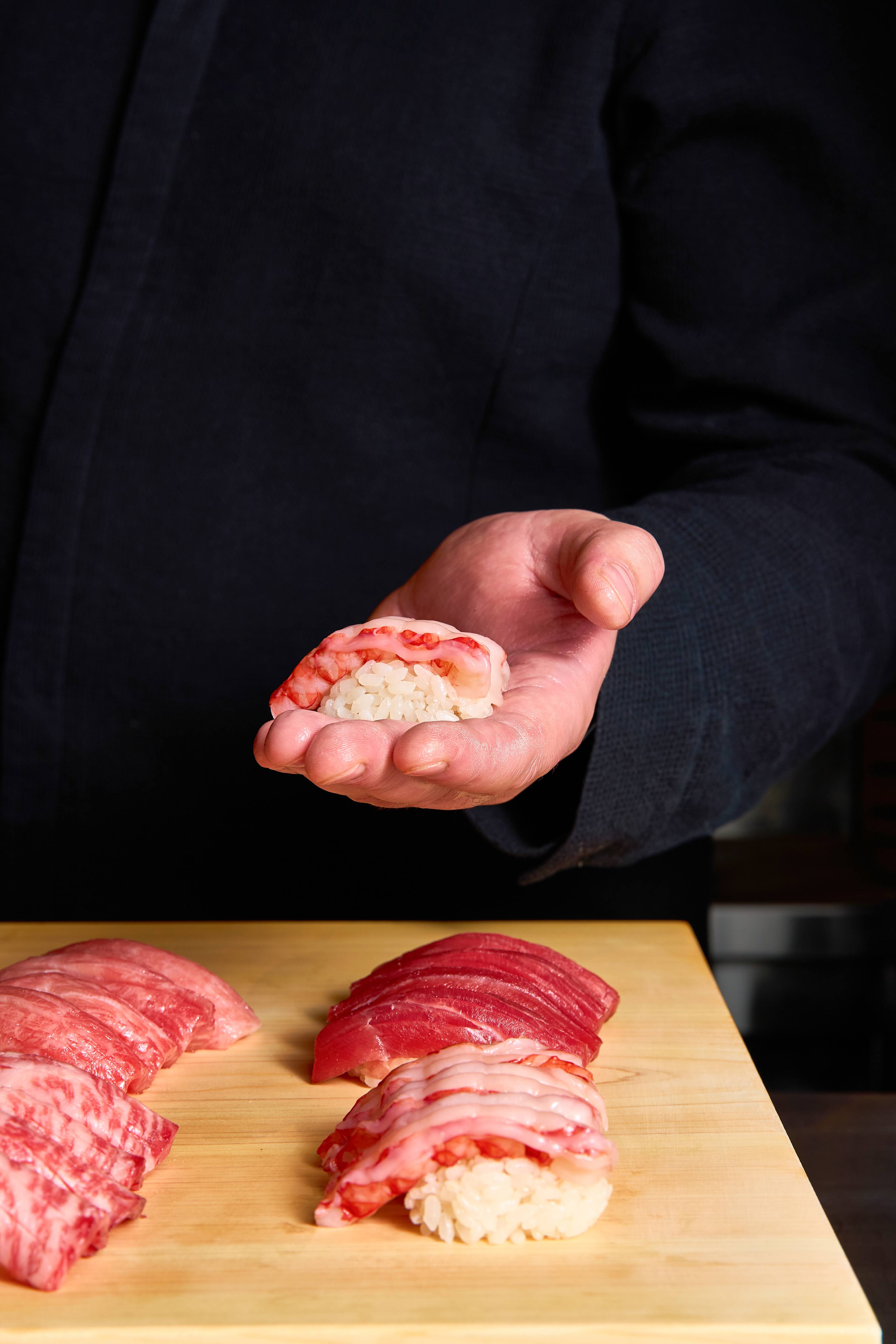 Toro and uni nigiri close-up