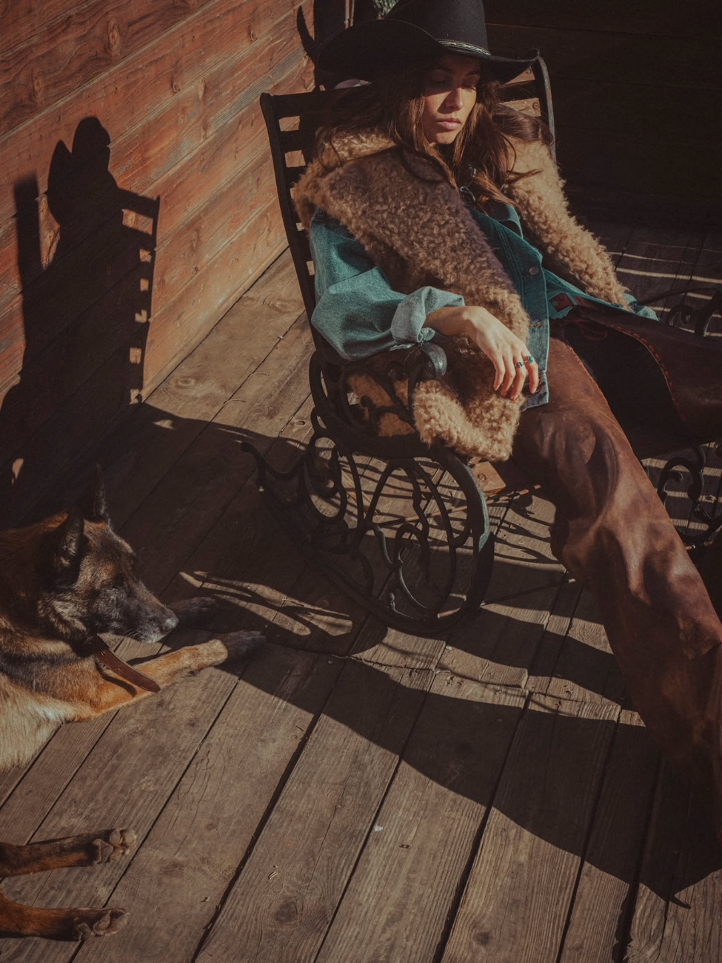 Photographe de mode à Marseille : Shooting d'inspiration "Cow Girl" pour UNE collection de prêt à proter.