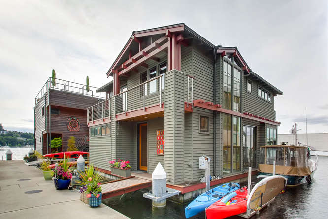 Fairview Landing Executive Floating Home
