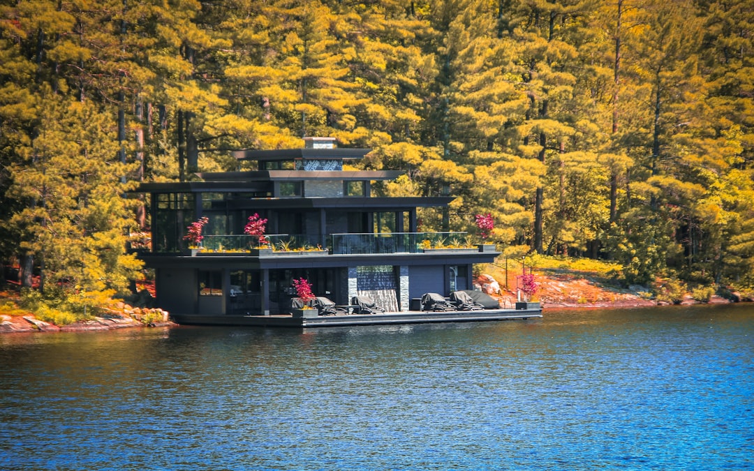 From Dock to Dream Home: The Ultimate Houseboat Buyer's Handbook
