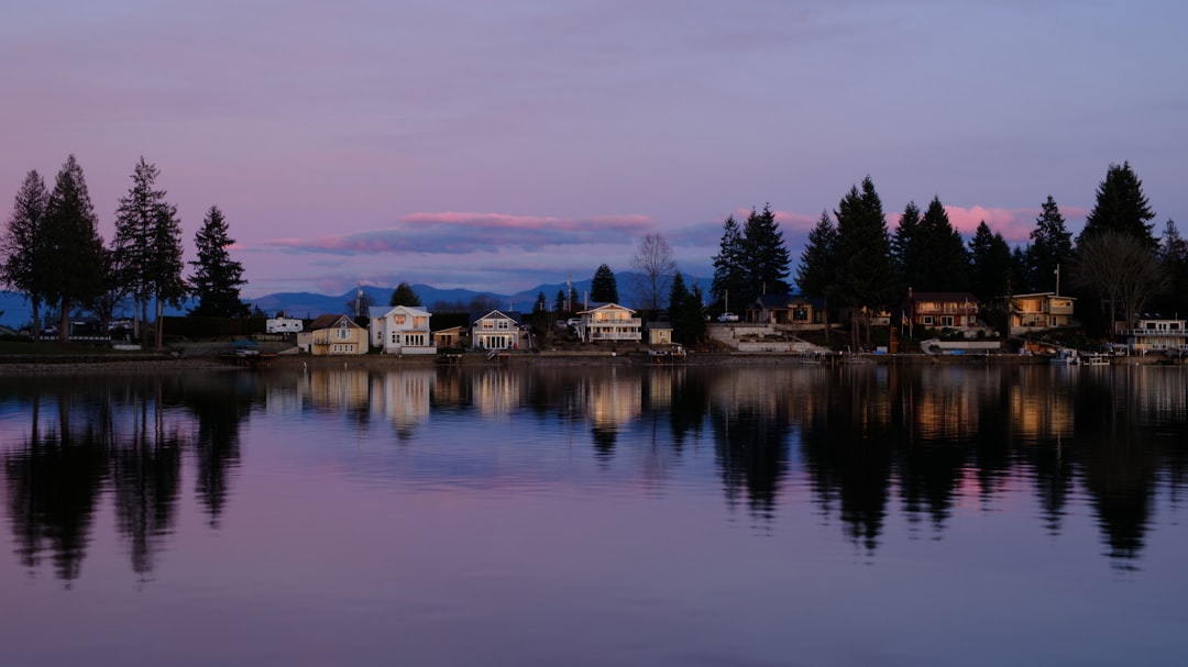Lake Washington Waterfront Homes: Listings, Lifestyles, and Luxury
