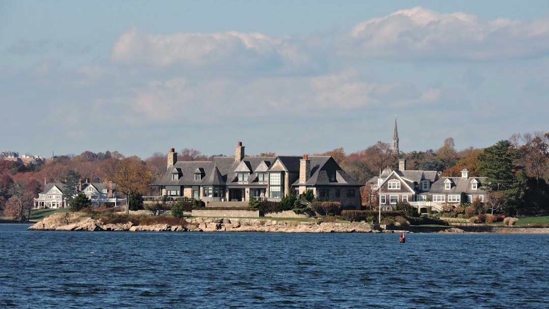 Mercer Island Home Buyer Agents: Who's Got Your Back?