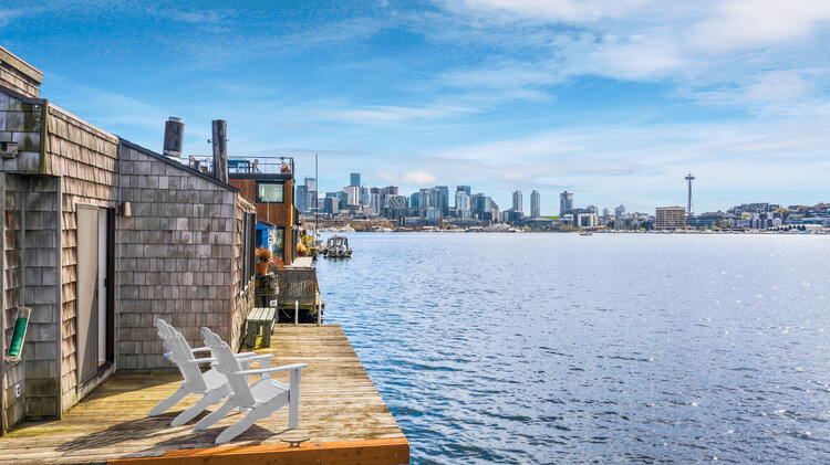 Seattle Heartwarming Floating Home (SOLD)