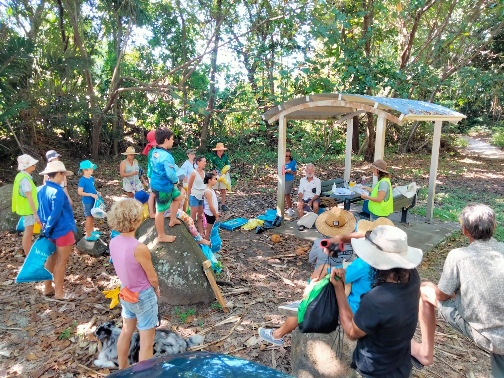 Locals Unite to Keep Coastline Pristine for Clean Up Australia Day