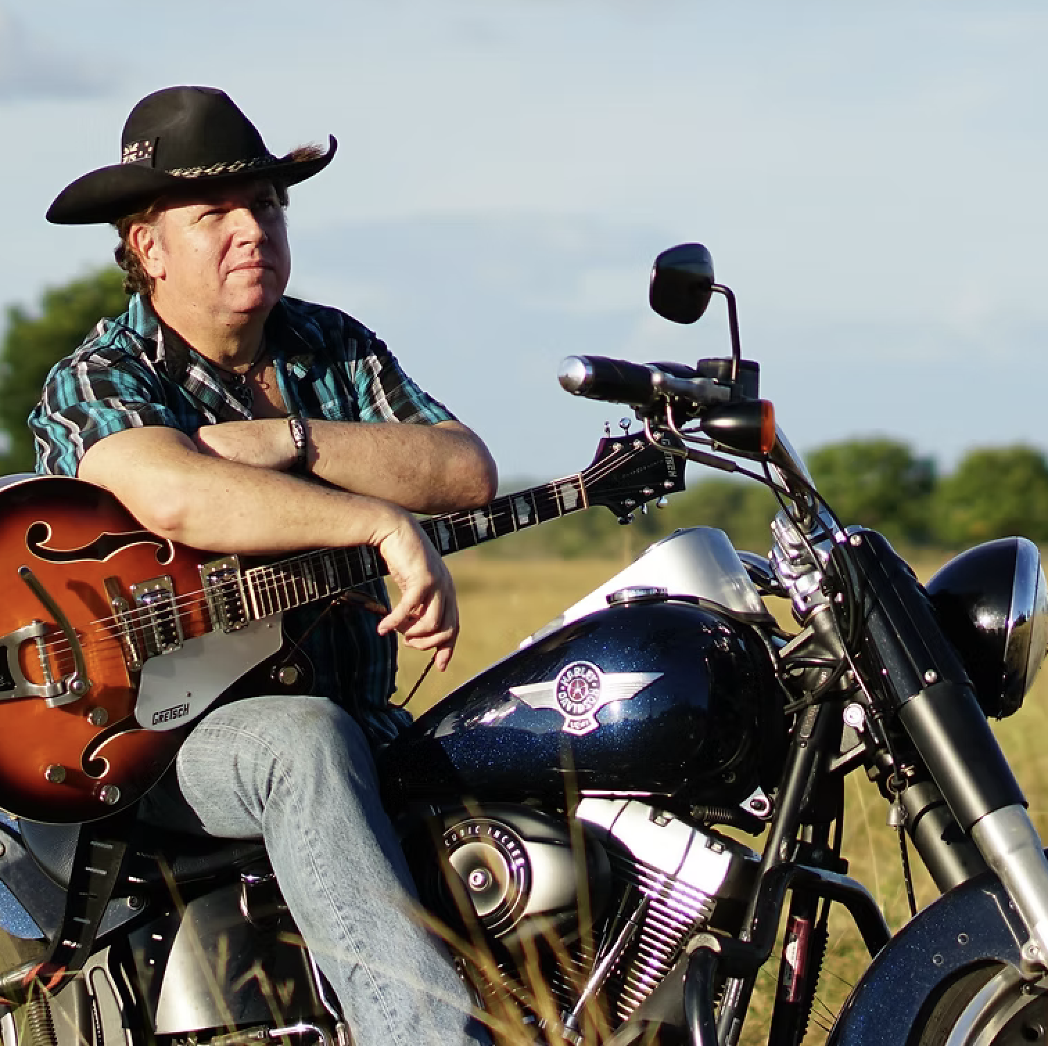 Nationally Acclaimed Singer/Songwriter Jon Davis To Perform At NQ Field Day 