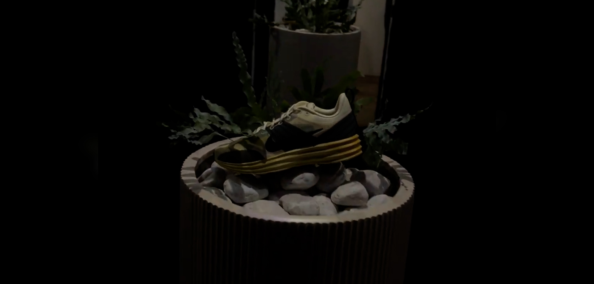 TwoFeetUndr x Nike Lunar Roam