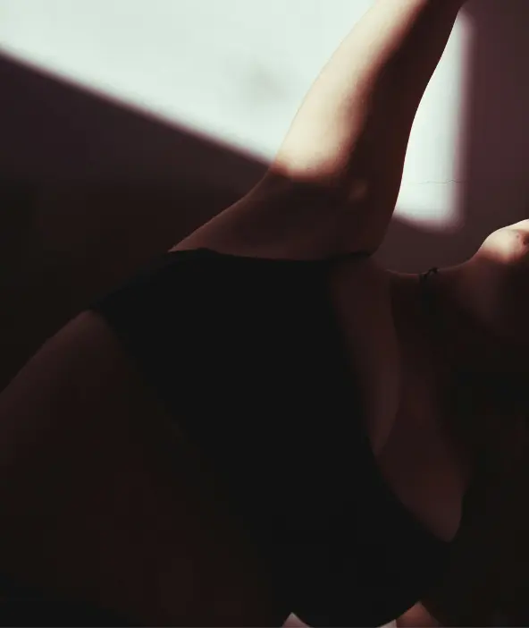séance de détente à travers la pratique du yoga