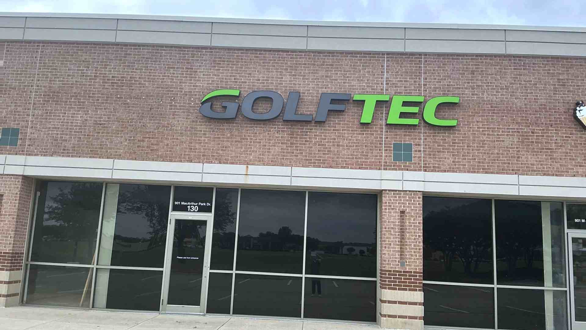 GOLFTEC golf lesson center in Irving, TX