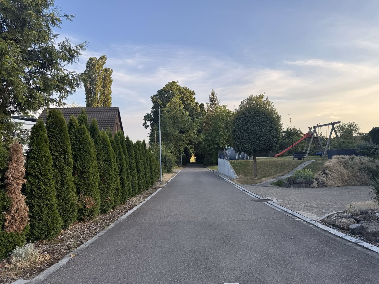 Bestandsvilla Parzelle P2 mit Tennisplatz
