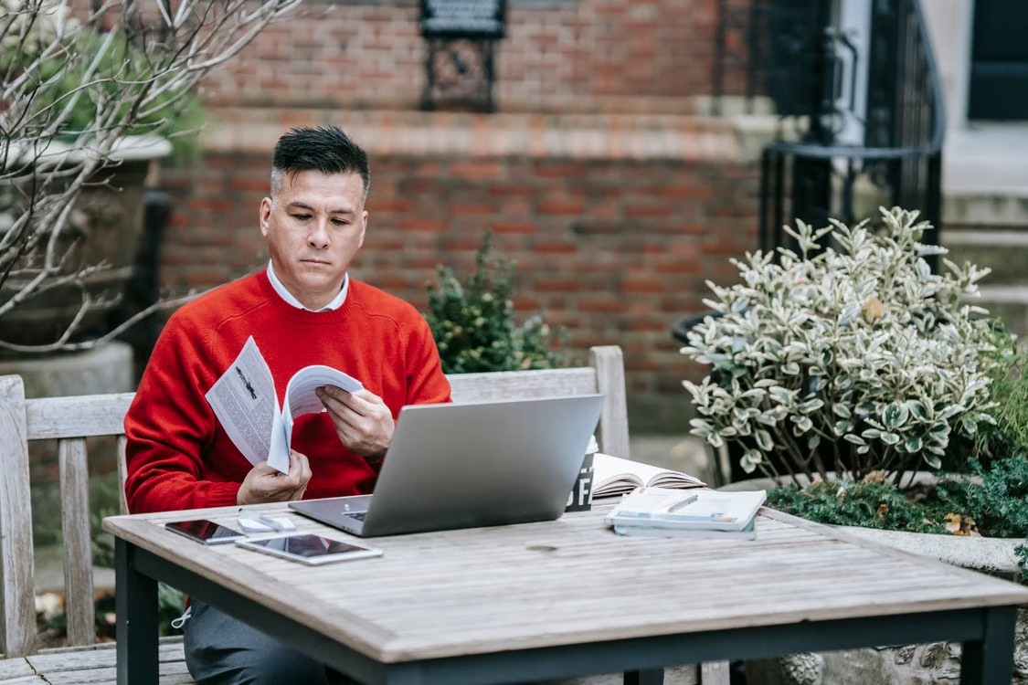 Author checking subscription revenue earned directly from readers on Substack