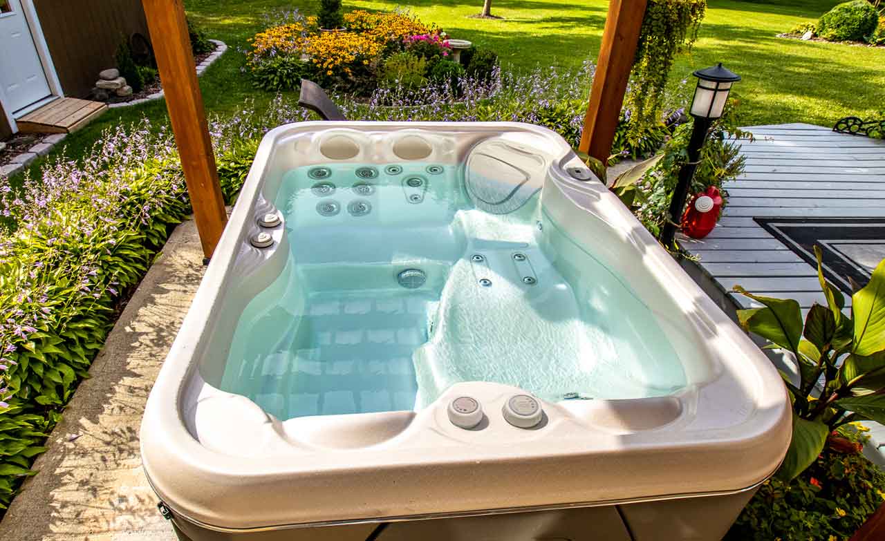 Minipiscina 4300 installata in giardino