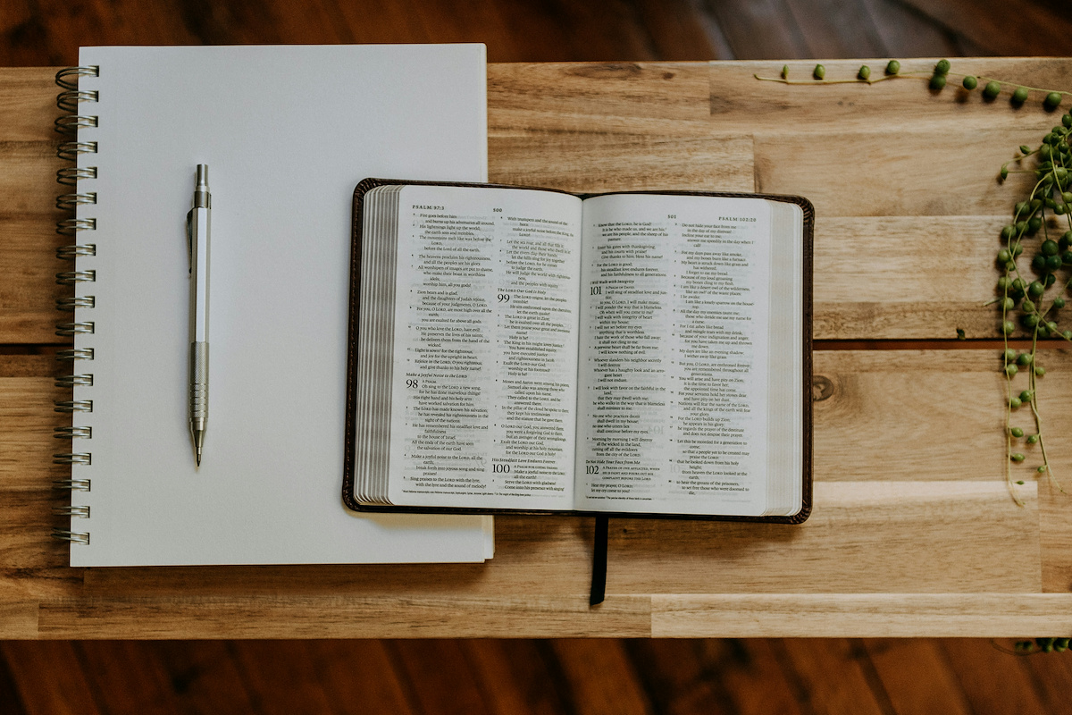 50+ Bible Verses About Anchors (And What They Mean)