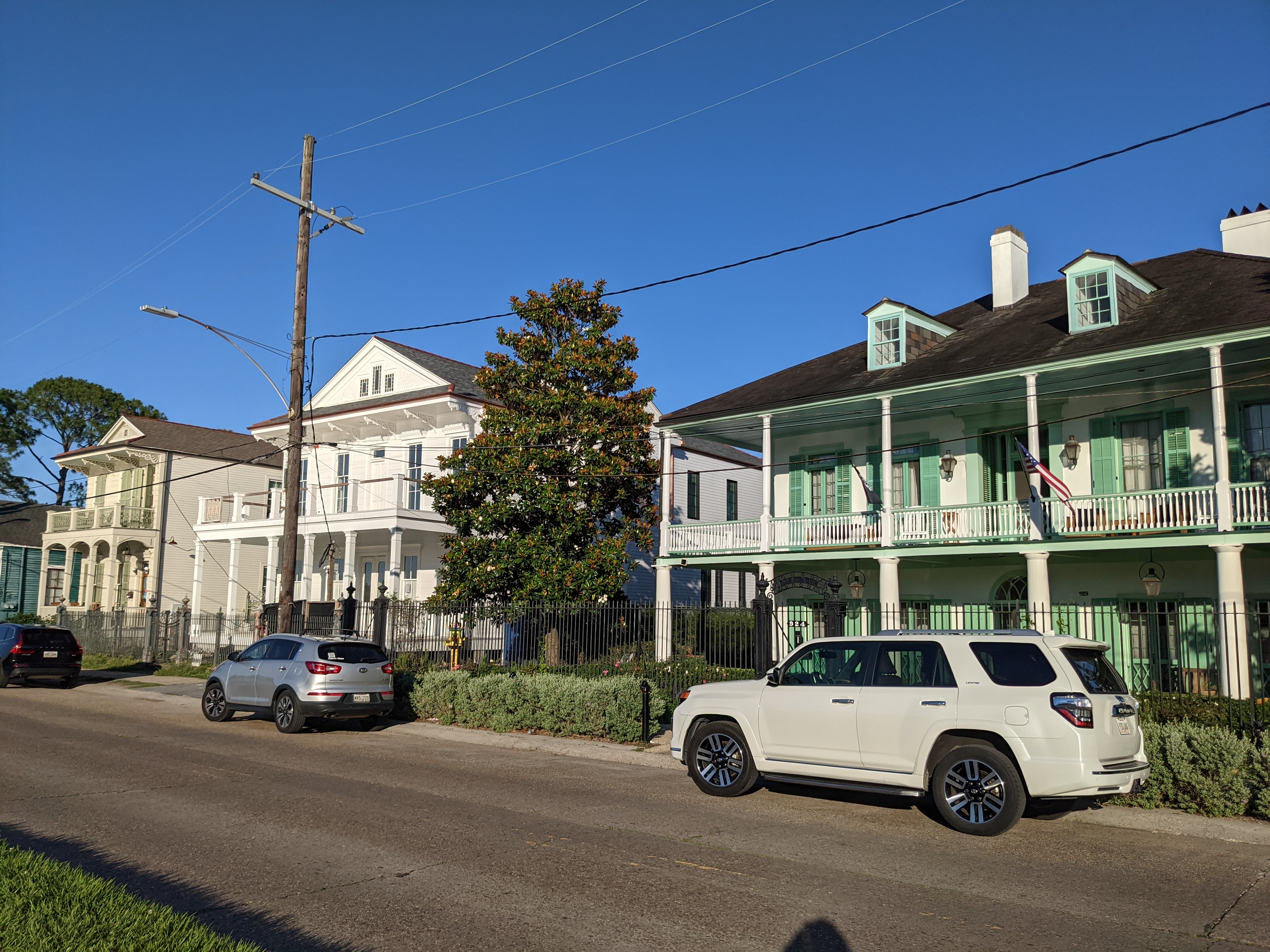 Street scene New Orleans white duplex