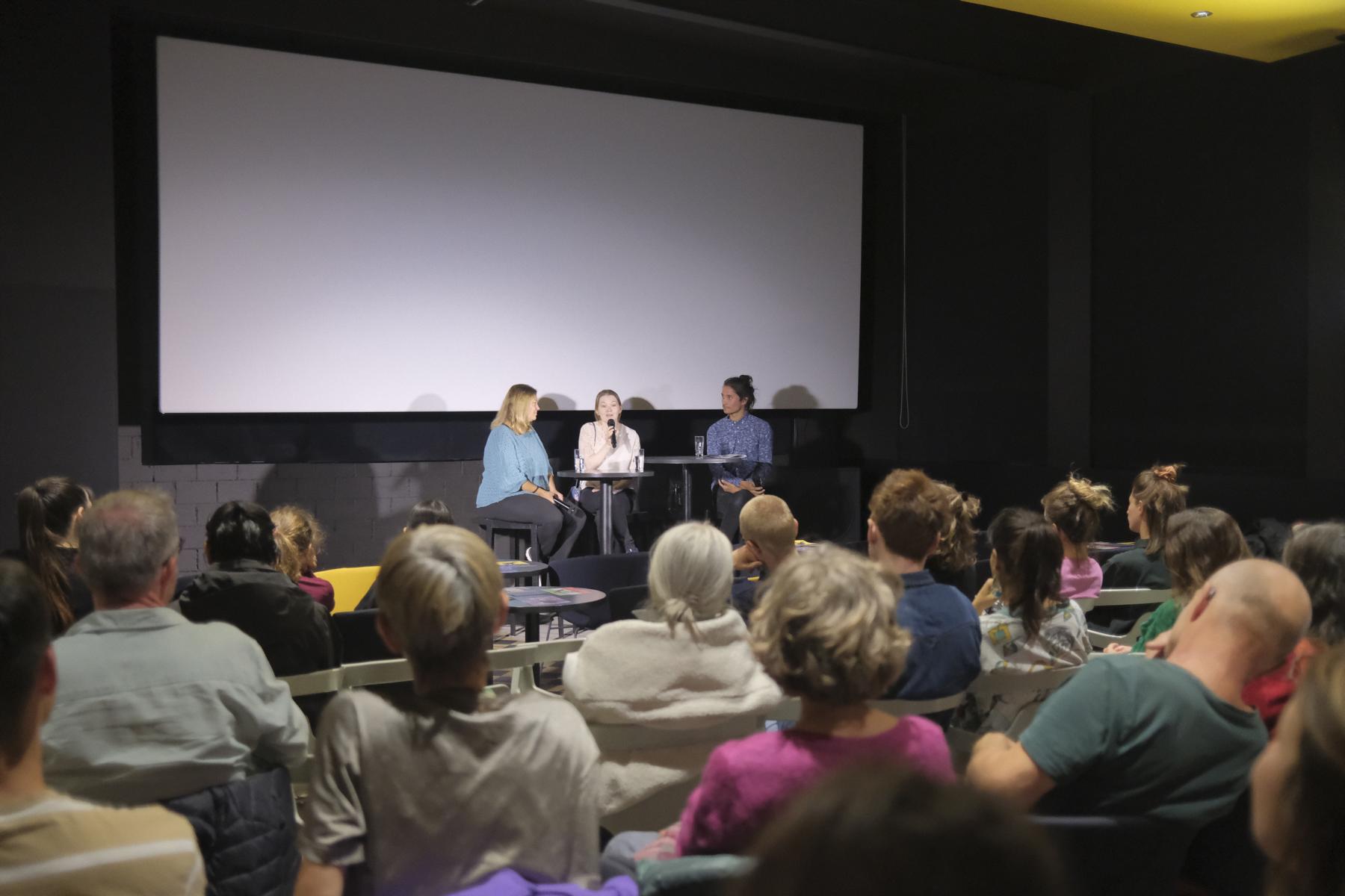 © 2024 Désirée Draxl