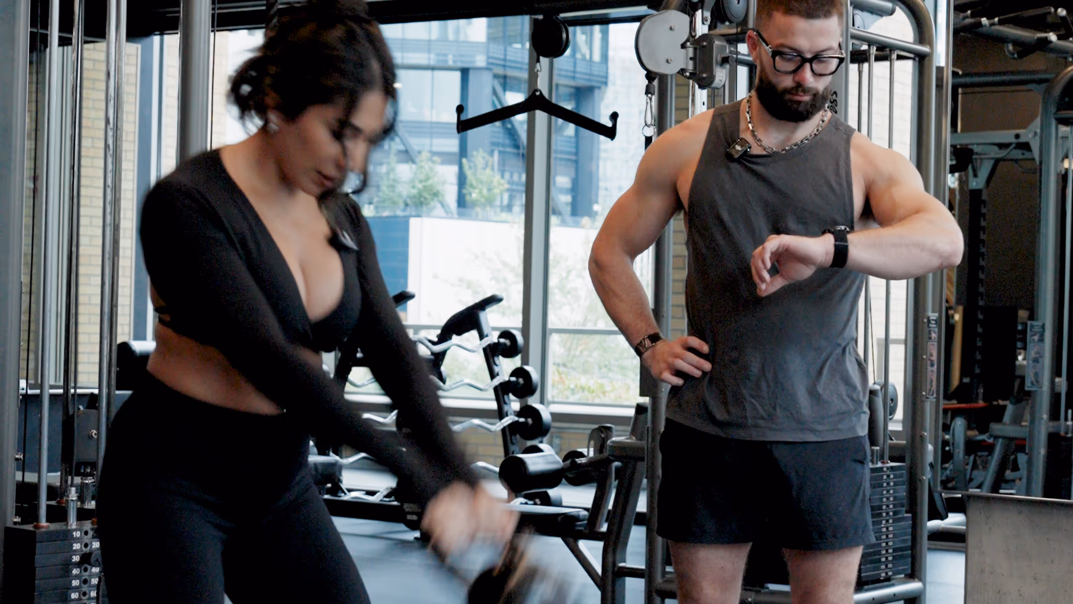 Jeremy Svik coaching a client during a strength training session in Bellevue	