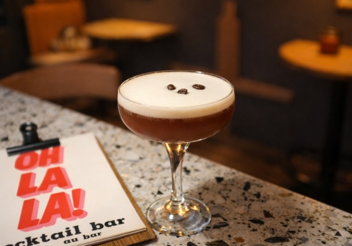 Cocktail et dessous de verre de l'hôtel et bar oh la la
