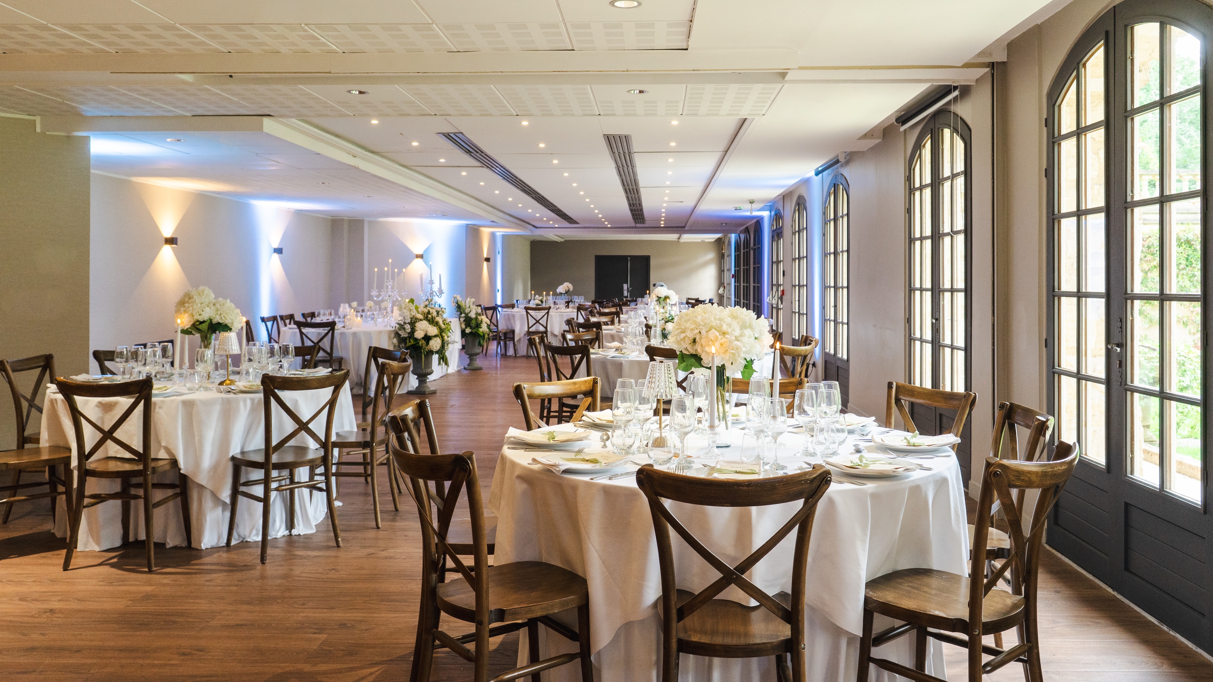 Serre de Jeanne mariage avec vue sur la forêt au château hôtel Jeanne & the Forest à Chantilly