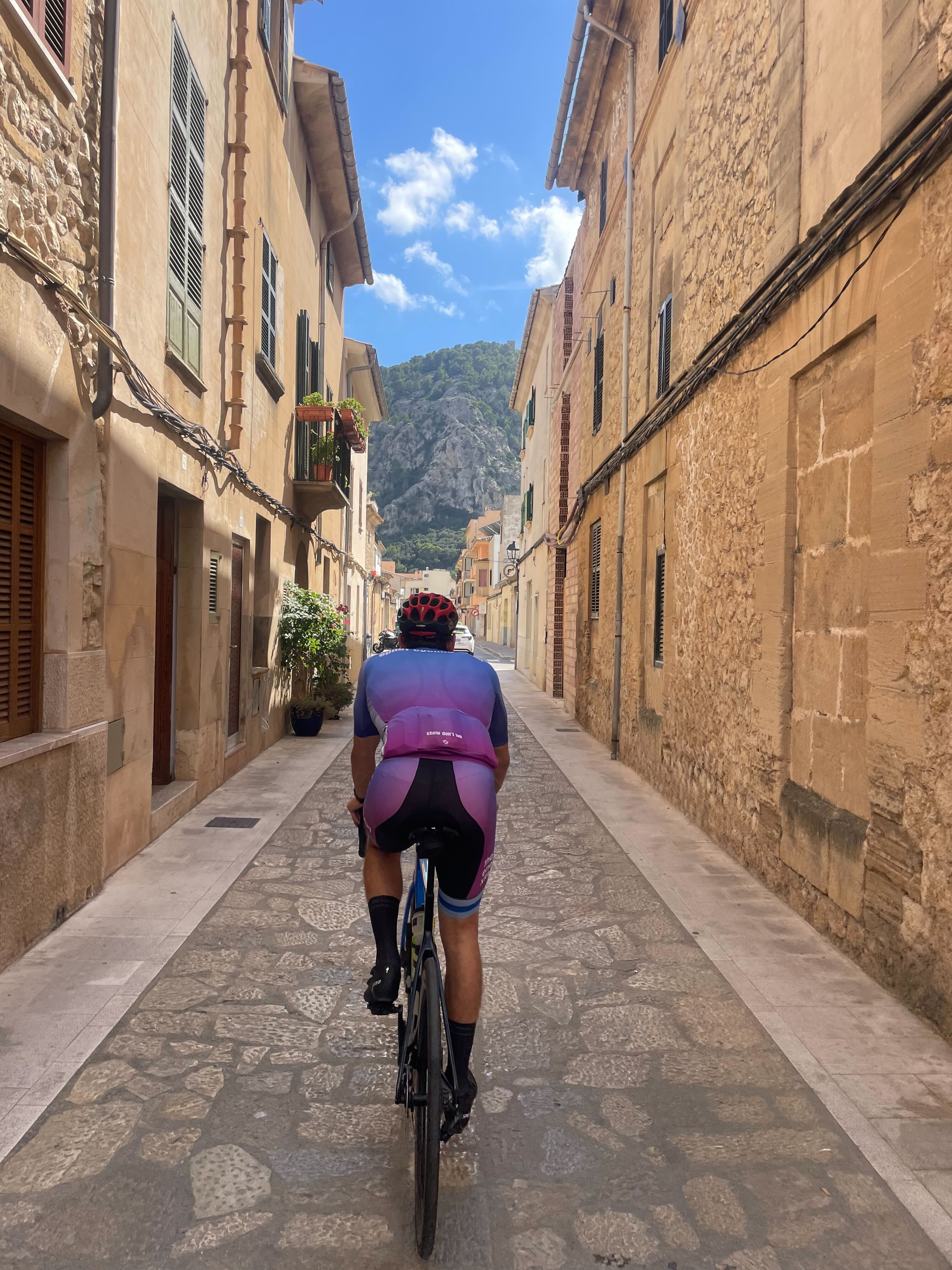 epilot cycling team on tour 💪