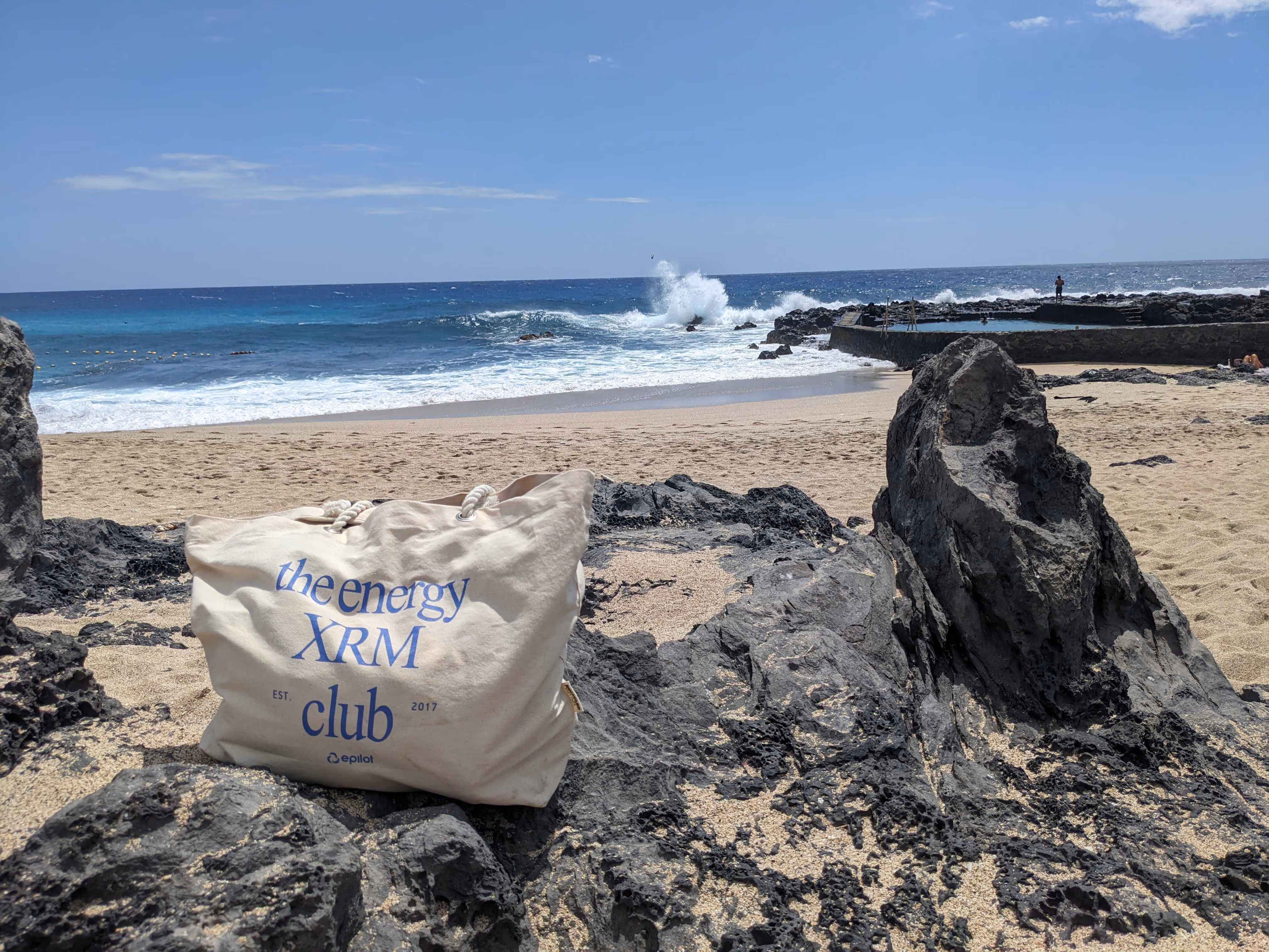 Look what I just found on the beach - they are all over the globe now 🤩🌴