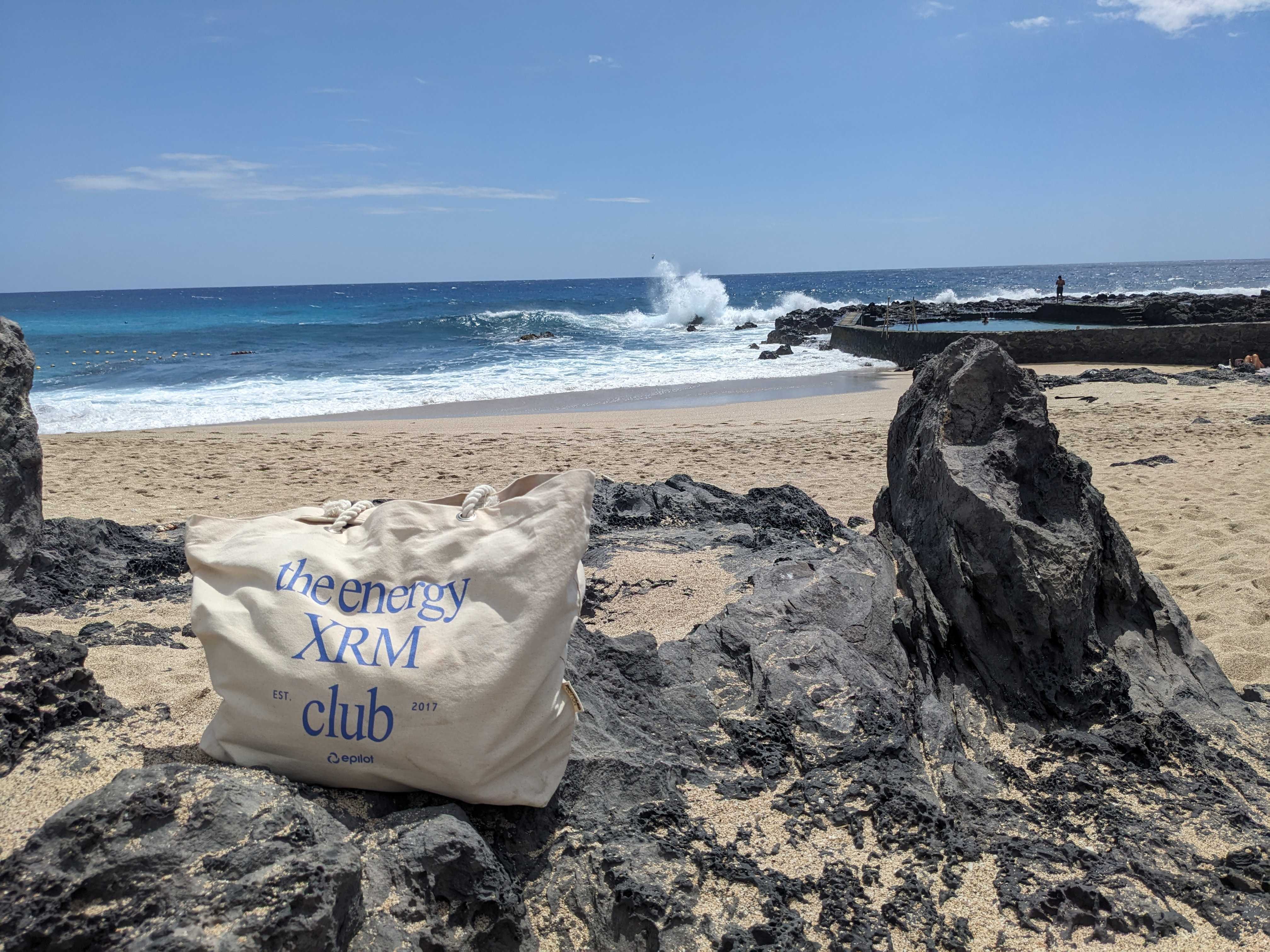 Look what I just found on the beach - they are all over the globe now 🤩🌴