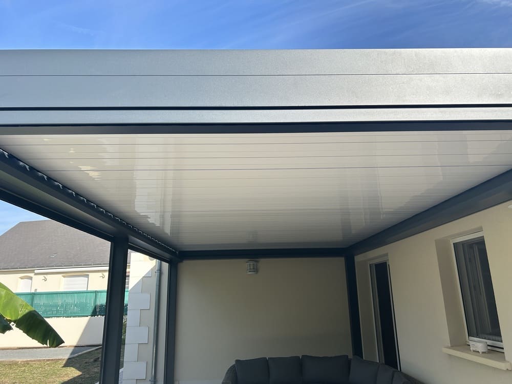 Photo de Pergola XXL Marquise Saint Martin le Beau