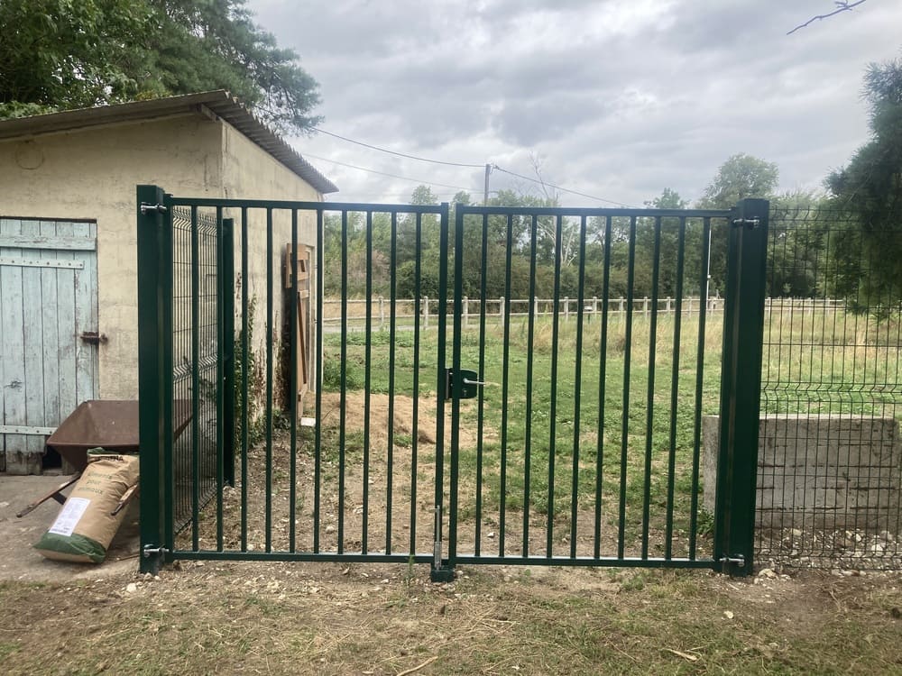 Photo de Portail barreaudé S37 Cravant les Coteaux