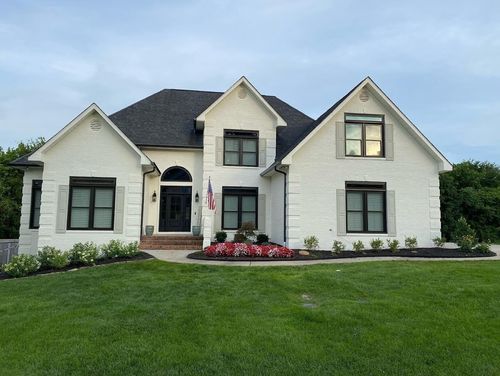 A freshly painted house, painted by LOA Painting.